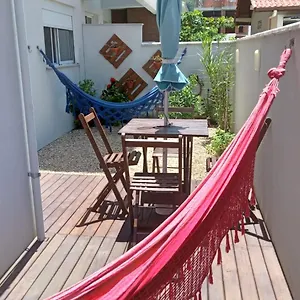  Apartamento Apto Na De Palmas, Climatizado, Com Piscina, Próximo Ao Mar E Com Jardim Privativo